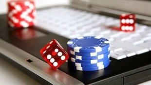 Ilustrasi keamanan data dan enkripsi transaksi penarikan dana pada platform digital